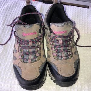 bearpaw hiking boots